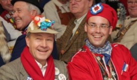 Hans-Peter Storz und Peter Friedrich beim Bieranstich 2011 - Foto: Sabine Tesche