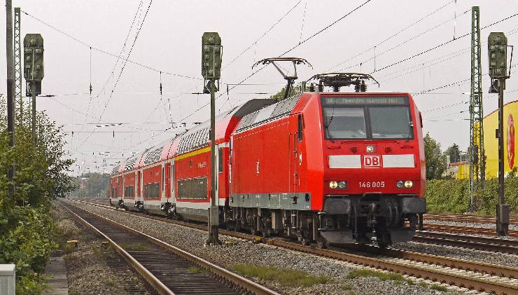 Die Lok 146.1 fährt noch lange auf der Schwarzwaldbahn